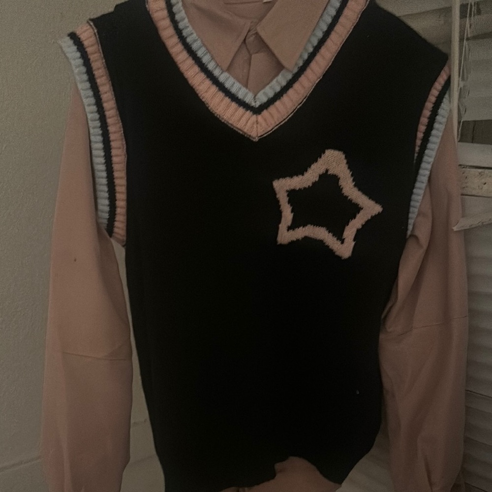 Star Embroidered Knit Vest